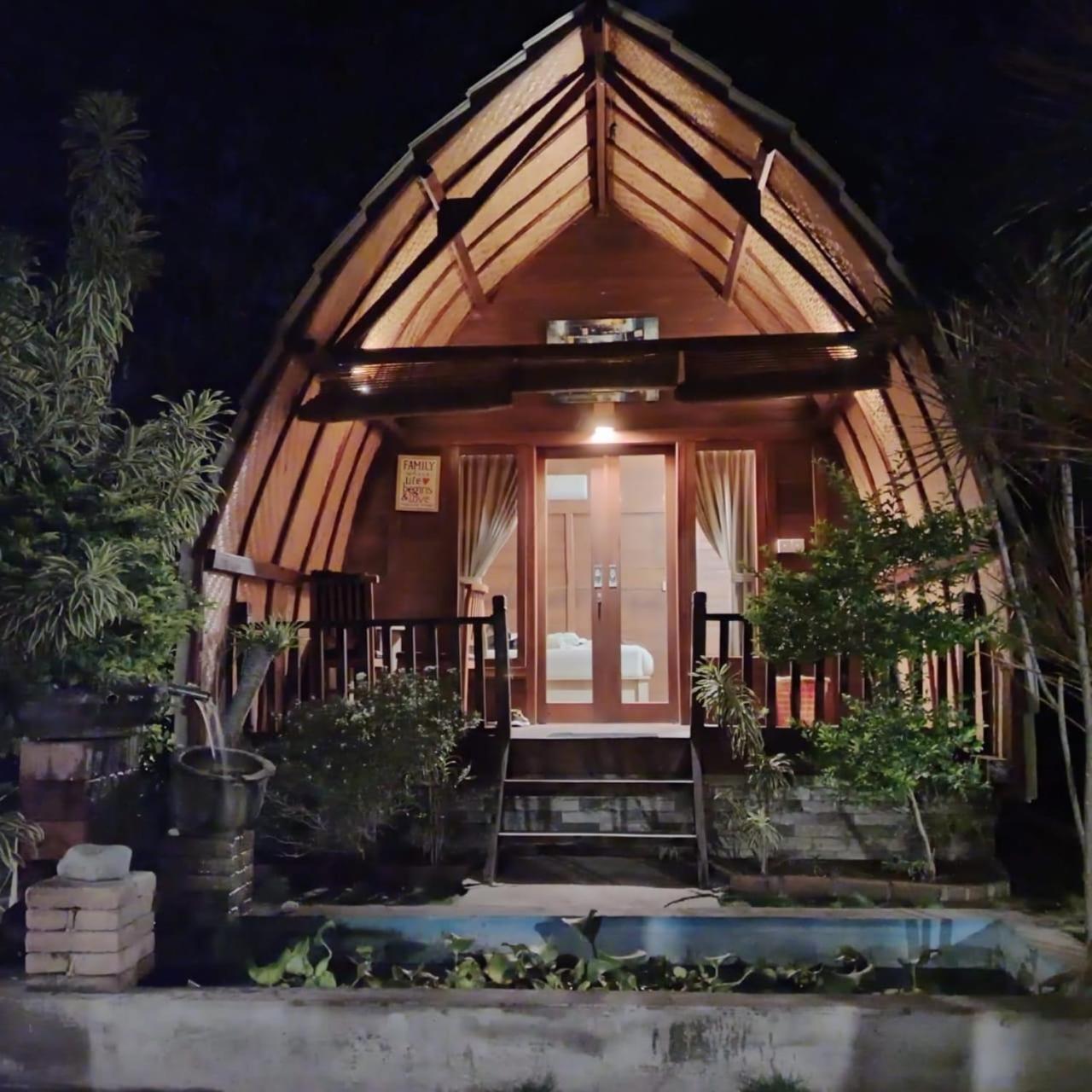 Maha Nusa Menjangan Banyuwedang Exterior foto
